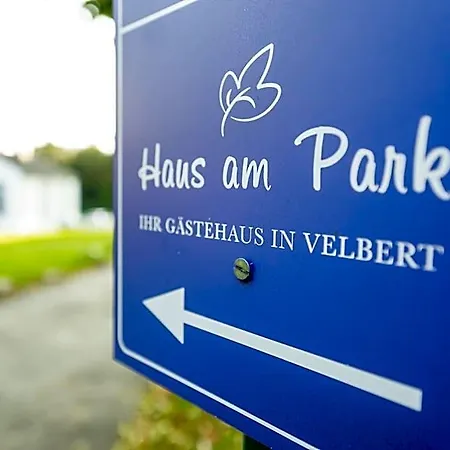 Penzion Haus Am Park - Ihr Gaestehaus In