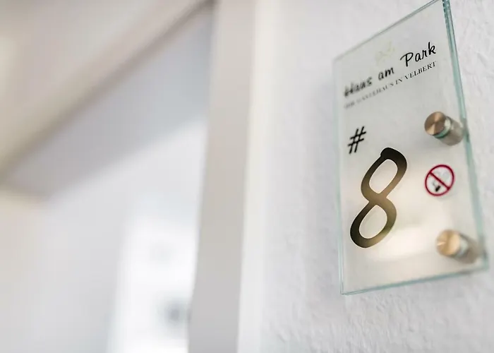 Gasthuis Haus Am Park - Ihr Gaestehaus In Velbert